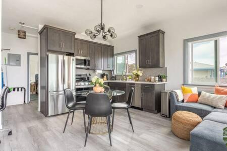 Amazing Ocean View - Luxury Manhattan Beach 1 Bedroom - Parking المظهر الخارجي الصورة